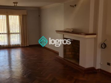 Casa en venta 270 m2 en Tres Cerritos
