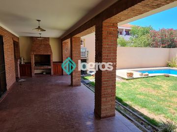 Casa en venta 270 m2 en Tres Cerritos