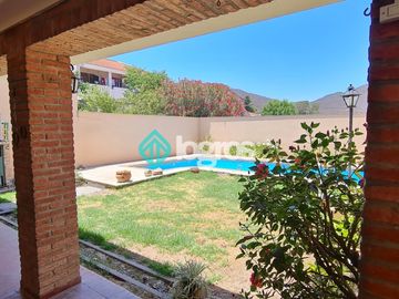 Casa en venta 270 m2 en Tres Cerritos