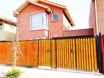 Casa en Venta en Camino Padre Hurtado / Almirante Riveros