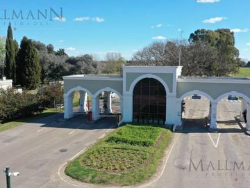 Venta Casa 8 Amb Vista Bosque en Estancias del Pilar Golf