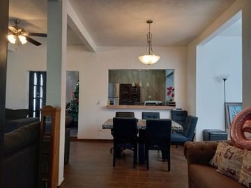 Casa con gran terreno en venta en Xochimilco