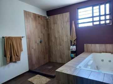 Casa con gran terreno en venta en Xochimilco