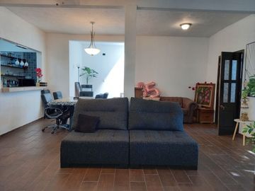 Casa con gran terreno en venta en Xochimilco
