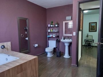 Casa con gran terreno en venta en Xochimilco