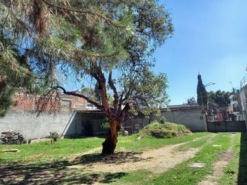 Casa con gran terreno en venta en Xochimilco