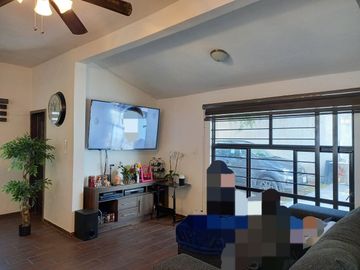 Casa con gran terreno en venta en Xochimilco
