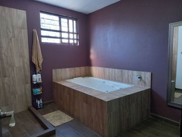 Casa con gran terreno en venta en Xochimilco