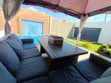 Casa con alberca en venta