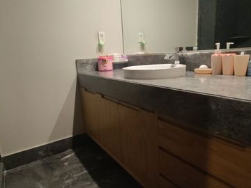SE VENDE departamento AMUEBLADO de LUJO en AVIVIA  BOSQUES (V)
