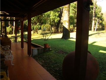 VENTA CASA PUCÓN  240 M2 / TERRENO DE 5000 M2