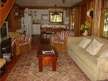 VENTA CASA PUCÓN  240 M2 / TERRENO DE 5000 M2