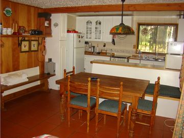 VENTA CASA PUCÓN  240 M2 / TERRENO DE 5000 M2
