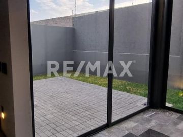 Venta de casa nueva en Lago de Juriquilla de 4 habitaciones en zona Residencial con Amenidades y Seguridad - (3)
