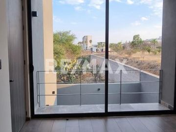 Venta de casa nueva en Lago de Juriquilla de 4 habitaciones en zona Residencial con Amenidades y Seguridad - (3)