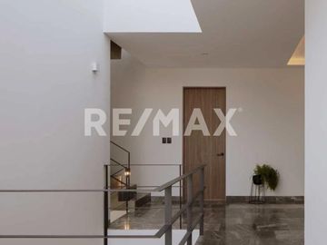 Venta de casa nueva en Lago de Juriquilla de 4 habitaciones en zona Residencial con Amenidades y Seguridad - (3)