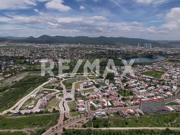 Venta de casa nueva en Lago de Juriquilla de 4 habitaciones en zona Residencial con Amenidades y Seguridad - (3)