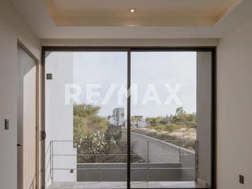 Venta de casa nueva en Lago de Juriquilla de 4 habitaciones en zona Residencial con Amenidades y Seguridad - (3)