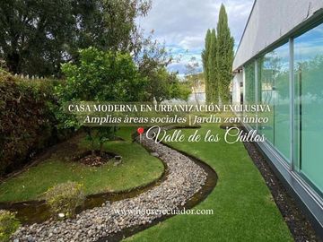 Casa moderna, con diseño de lujo, piscina, área BBQ y jardines estilo zen, en Urbanización exclusiva