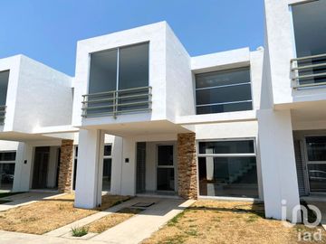 Casa en venta En Residencial Bonaterra, coto Altezza, nueva para estrenar, lista para escriturar.