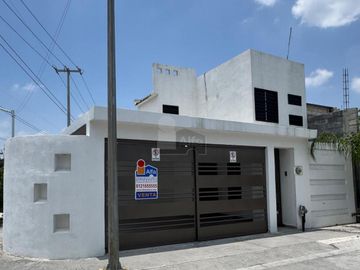 Casa sola en venta en Renaceres, Apodaca, Nuevo León