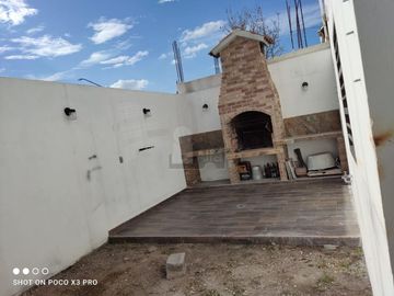 Casa sola en venta en Renaceres, Apodaca, Nuevo León