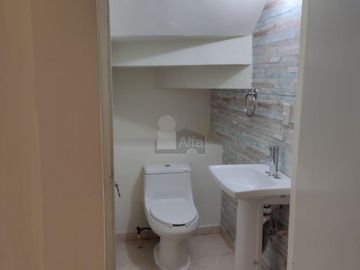 Casa sola en venta en Renaceres, Apodaca, Nuevo León