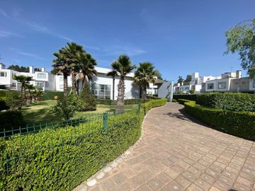 Casa en Renta en Valle de Encinos