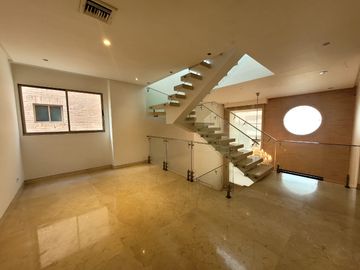 ESPECTACULAR CASA EN CONJUNTO SUPER EXCLUSIVO EN VILLA CAMPESTRE