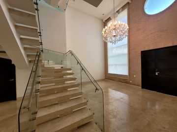 ESPECTACULAR CASA EN CONJUNTO SUPER EXCLUSIVO EN VILLA CAMPESTRE