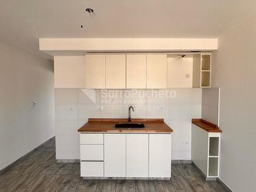 Venta departamento 2 ambientes con cochera en Morón (1º)