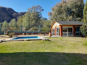 VENTA Casa 3 dormitorios. Los Quebrachos I