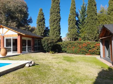 VENTA Casa 3 dormitorios. Los Quebrachos I