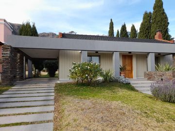 VENTA Casa 3 dormitorios. Los Quebrachos I