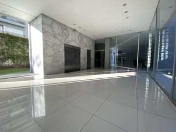 Departamento de 3 ambientes con cochera y amenities en Almagro