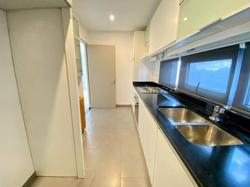 Departamento de 3 ambientes con cochera y amenities en Almagro