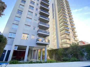 Departamento de 3 ambientes con cochera y amenities en Almagro