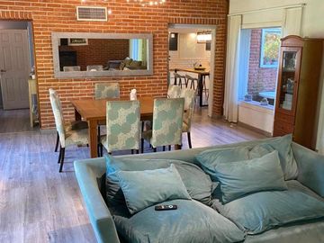 Casa en venta - 4 Dormitorios 2 Baños - City Bell