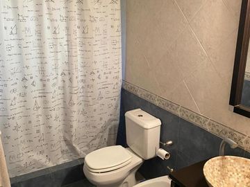 Casa en venta - 4 Dormitorios 2 Baños - City Bell