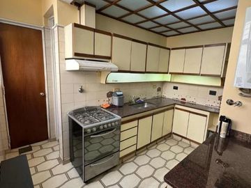 Venta Departamento 4 Ambientes en Balvanera Con Balcón Piso Alto