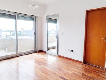 Amplio Departamento de 3 ambientes de Categoria en VENTA - APTO CREDITO HIPOTECARIO