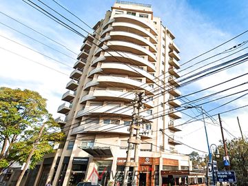 Amplio Departamento de 3 ambientes de Categoria en VENTA - APTO CREDITO HIPOTECARIO