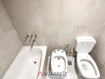 Amplio Departamento de 3 ambientes de Categoria en VENTA - APTO CREDITO HIPOTECARIO