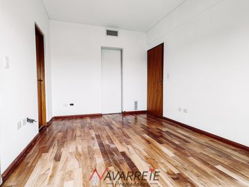 Amplio Departamento de 3 ambientes de Categoria en VENTA - APTO CREDITO HIPOTECARIO