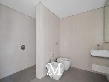 Departamento 4 ambientes en dos plantas con jardín y parrilla en Lomas de Nuñez valor contado