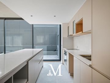 Departamento 4 ambientes en dos plantas con jardín y parrilla en Lomas de Nuñez valor contado