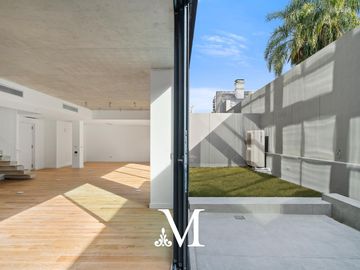 Departamento 4 ambientes en dos plantas con jardín y parrilla en Lomas de Nuñez valor contado