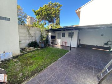 Casa 3 ambientes en  VENTA en el Cruce Varela
