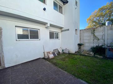 Casa 3 ambientes en  VENTA en el Cruce Varela