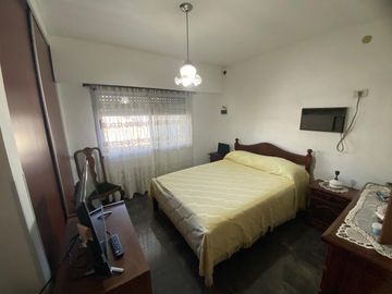 Casa 3 ambientes en  VENTA en el Cruce Varela